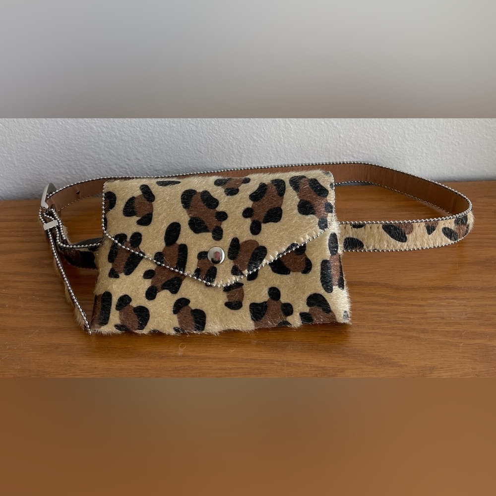 Forever 21 Belt Bag Animal Print Excellent shape like new